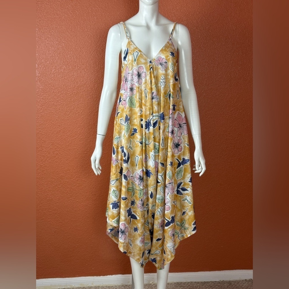 Cost Plus World Market Yellow and Blue Floral Fabric. Size s/m. E61